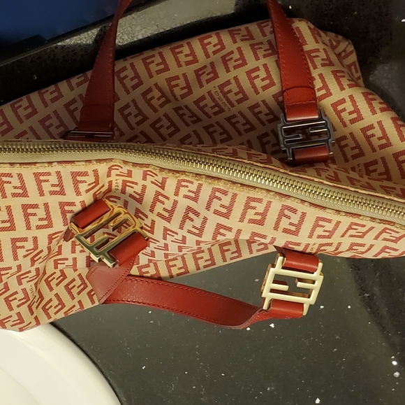 Fendi - Picture 6 of 7